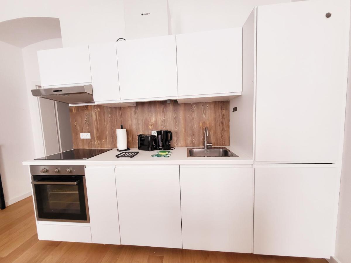 Novara City Apartment Wenen Buitenkant foto