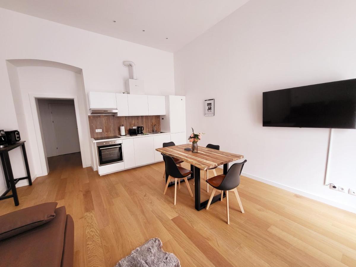 Novara City Apartment Wenen Buitenkant foto